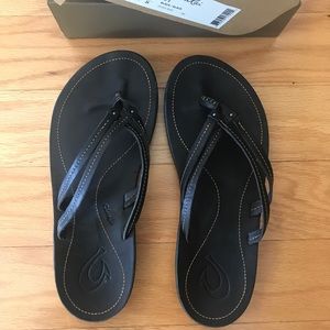 Black Olukai Sandals “U’I”